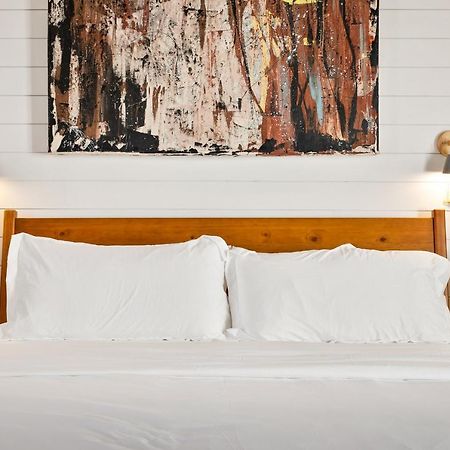 Boutique Room Steps From Downtown Mall Rose Jean - Room 4 شارلوتسفيل، فيرجينيا المظهر الخارجي الصورة